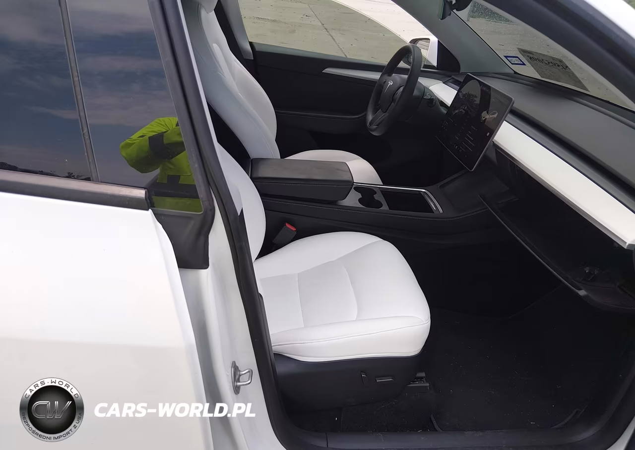 2024 Tesla Model Y Performance Dual Motor All-Wheel Drive VIN:7SAYGDEF1RA269349 - 5