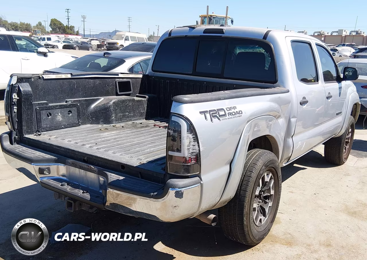 2011 Toyota Tacoma Prerunner V6 VIN:5TFJU4GN2BX002019 - 4