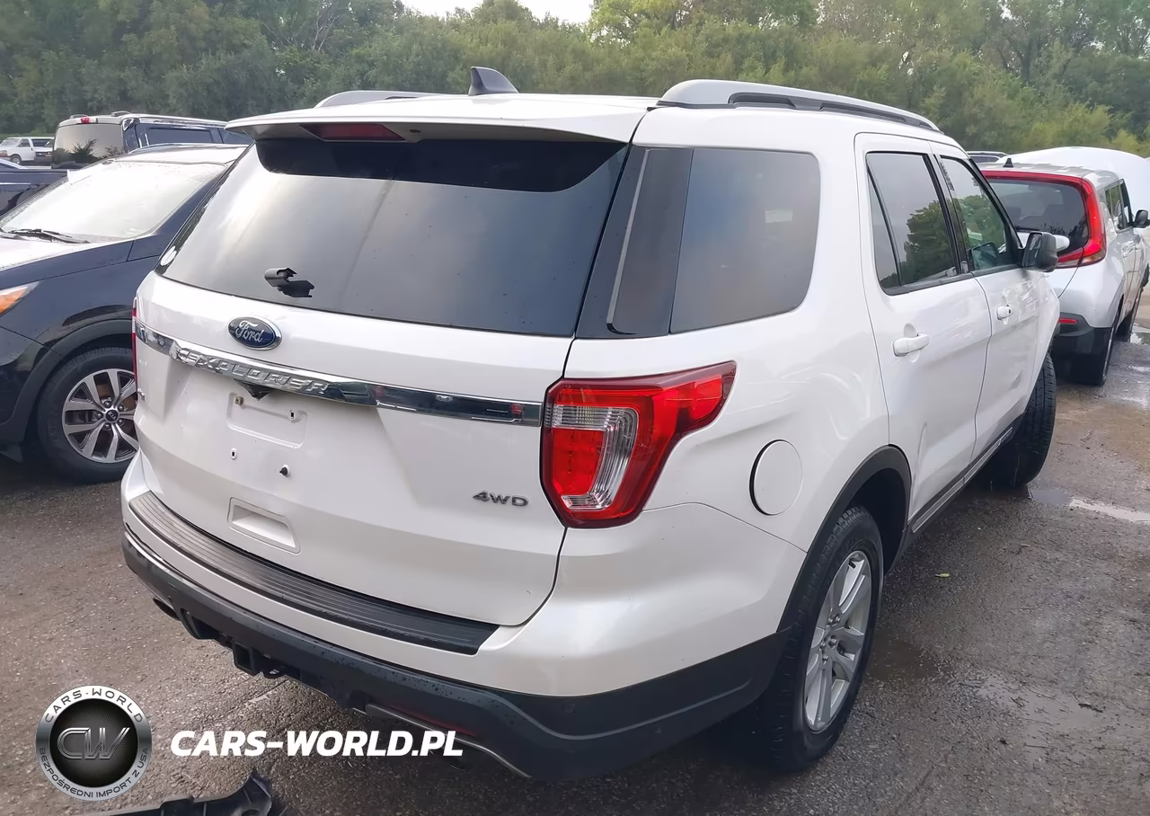 2018 Ford Explorer Xlt VIN:1FM5K8D88JGA34996 - 4