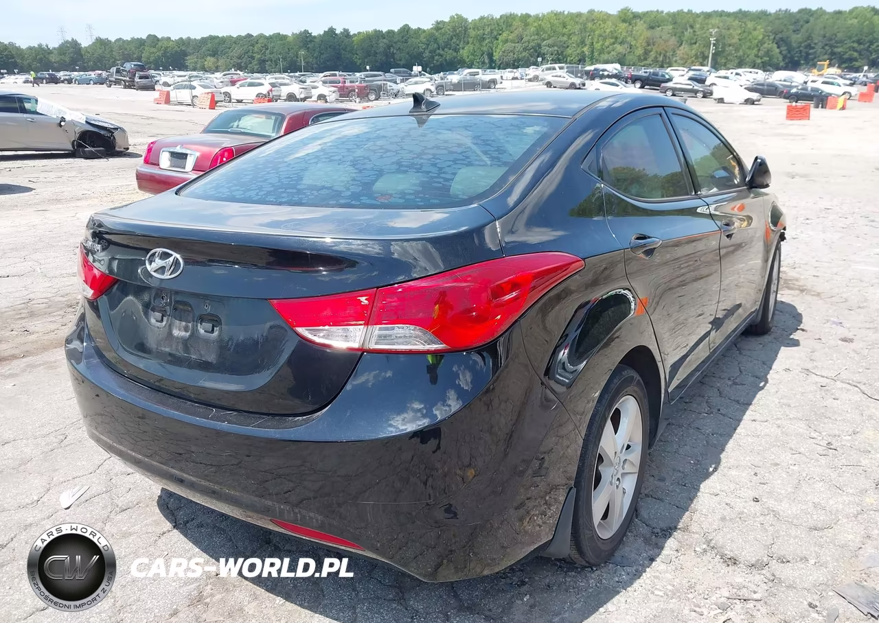 2013 Hyundai Elantra Gls VIN:KMHDH4AE1DU614318 - 4