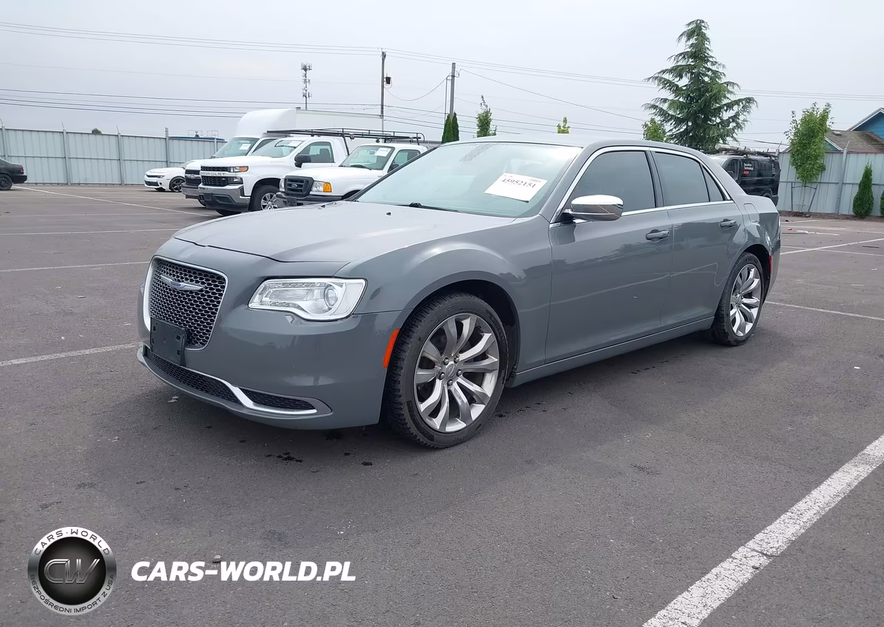2019 Chrysler 300 Touring VIN:2C3CCAAG1KH590587 - 2