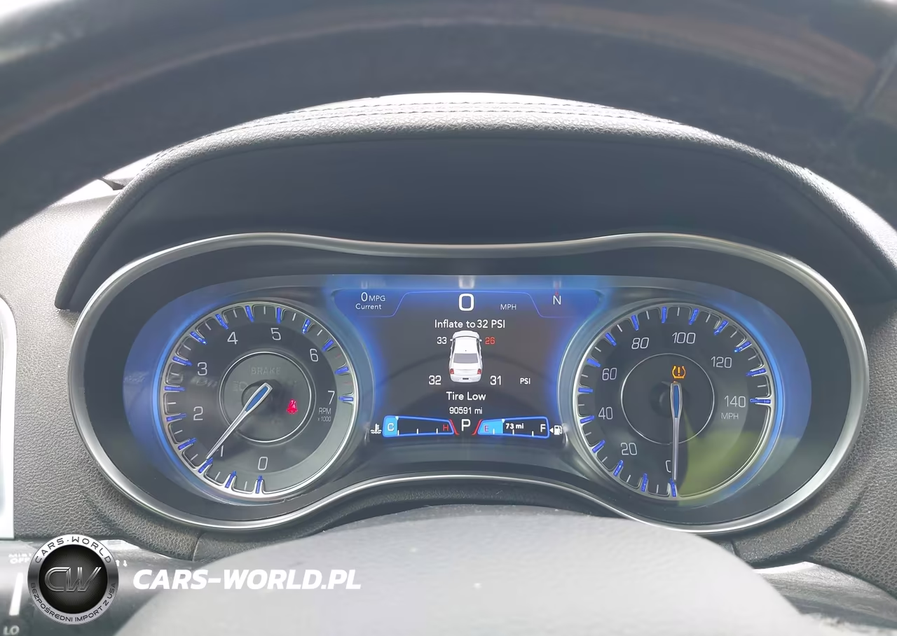 2019 Chrysler 300 Touring VIN:2C3CCAAG1KH590587 - 7