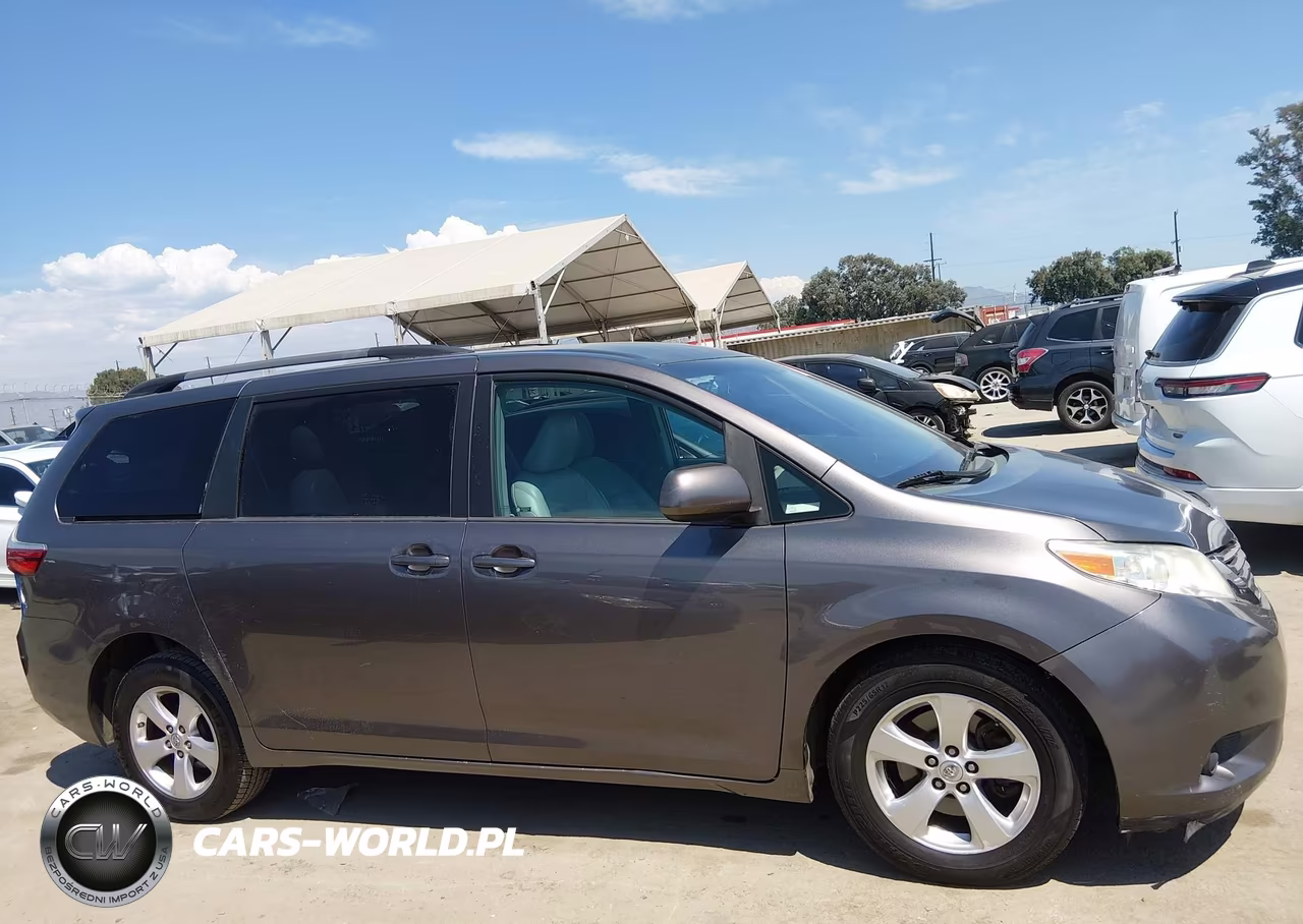2015 Toyota Sienna Le 8 Passenger VIN:5TDKK3DC7FS604434 - 12