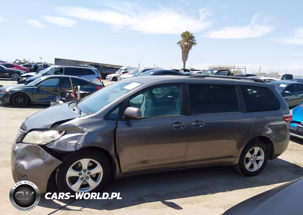 2015 Toyota Sienna Le 8 Passenger VIN:5TDKK3DC7FS604434 - 13