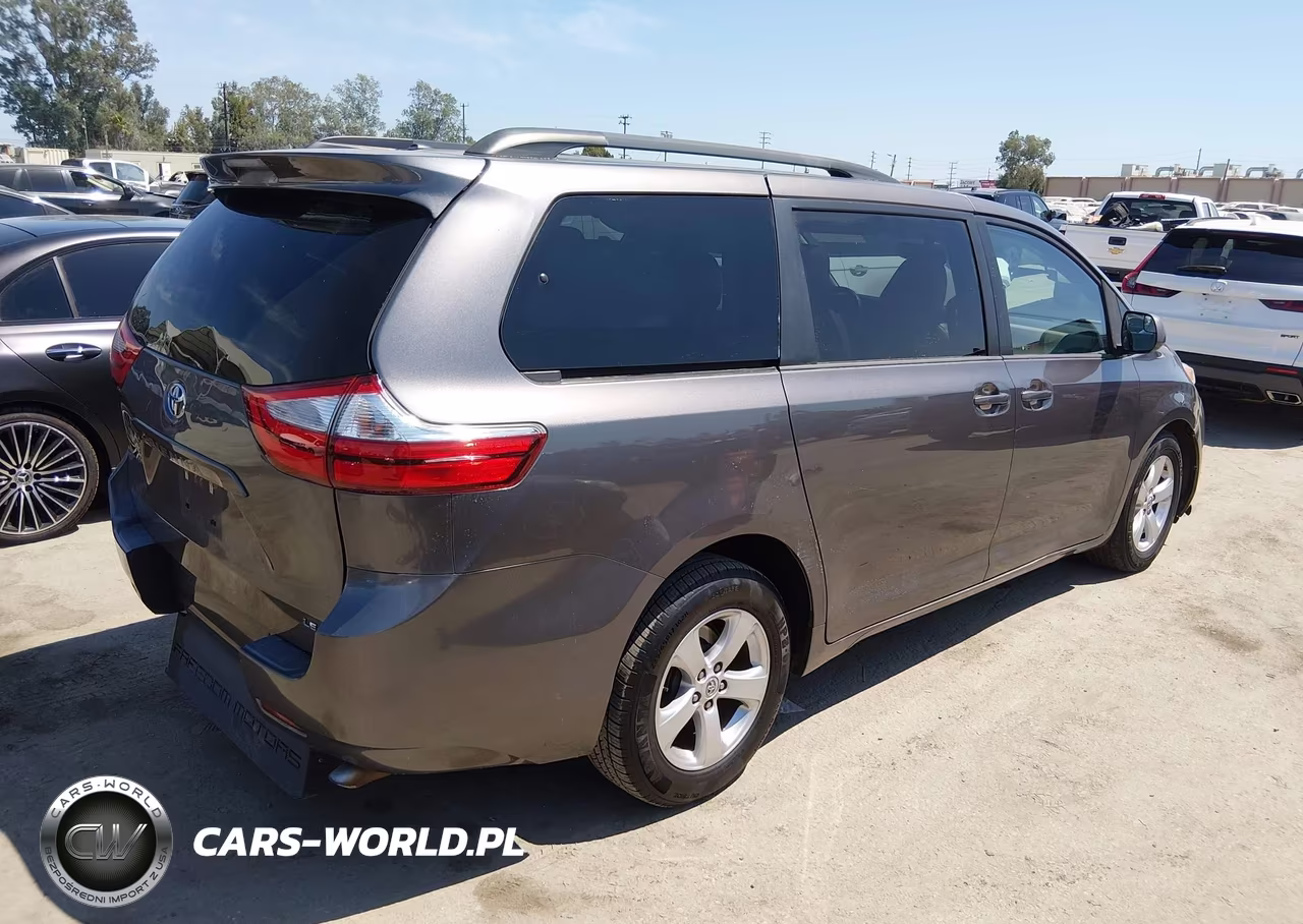 2015 Toyota Sienna Le 8 Passenger VIN:5TDKK3DC7FS604434 - 4