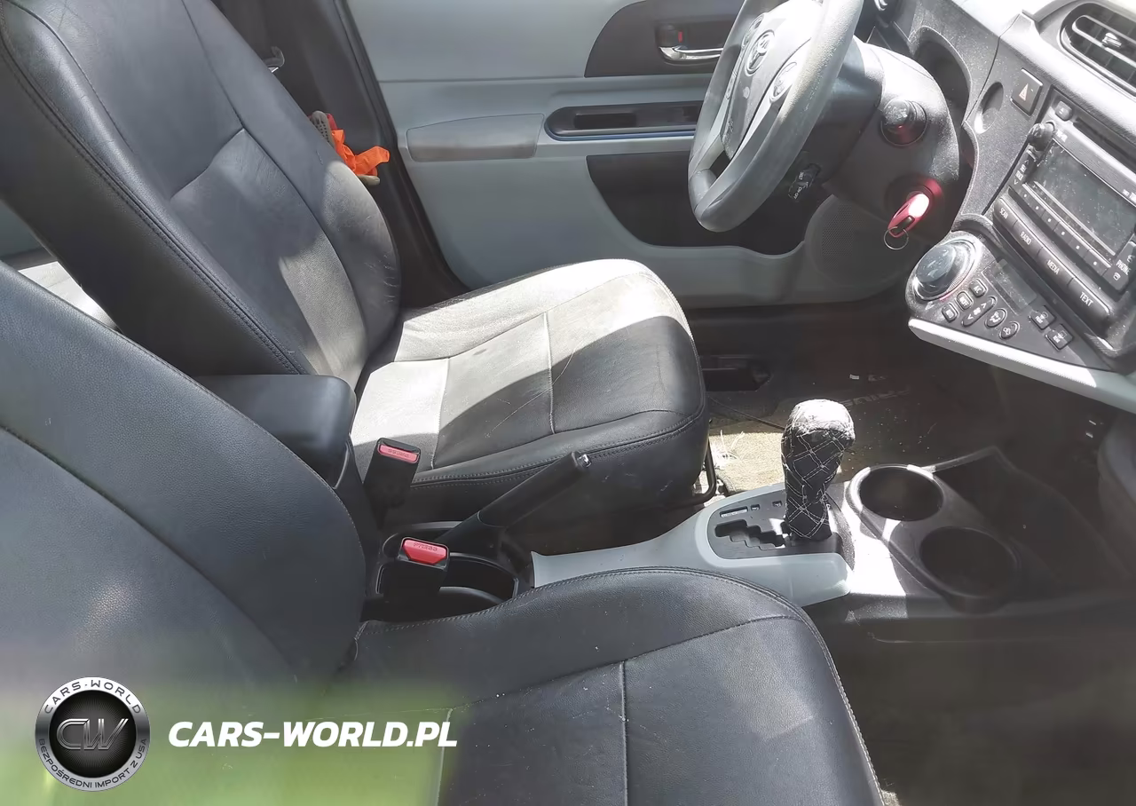 2012 Toyota Prius C Two VIN:JTDKDTB35C1510882 - 5