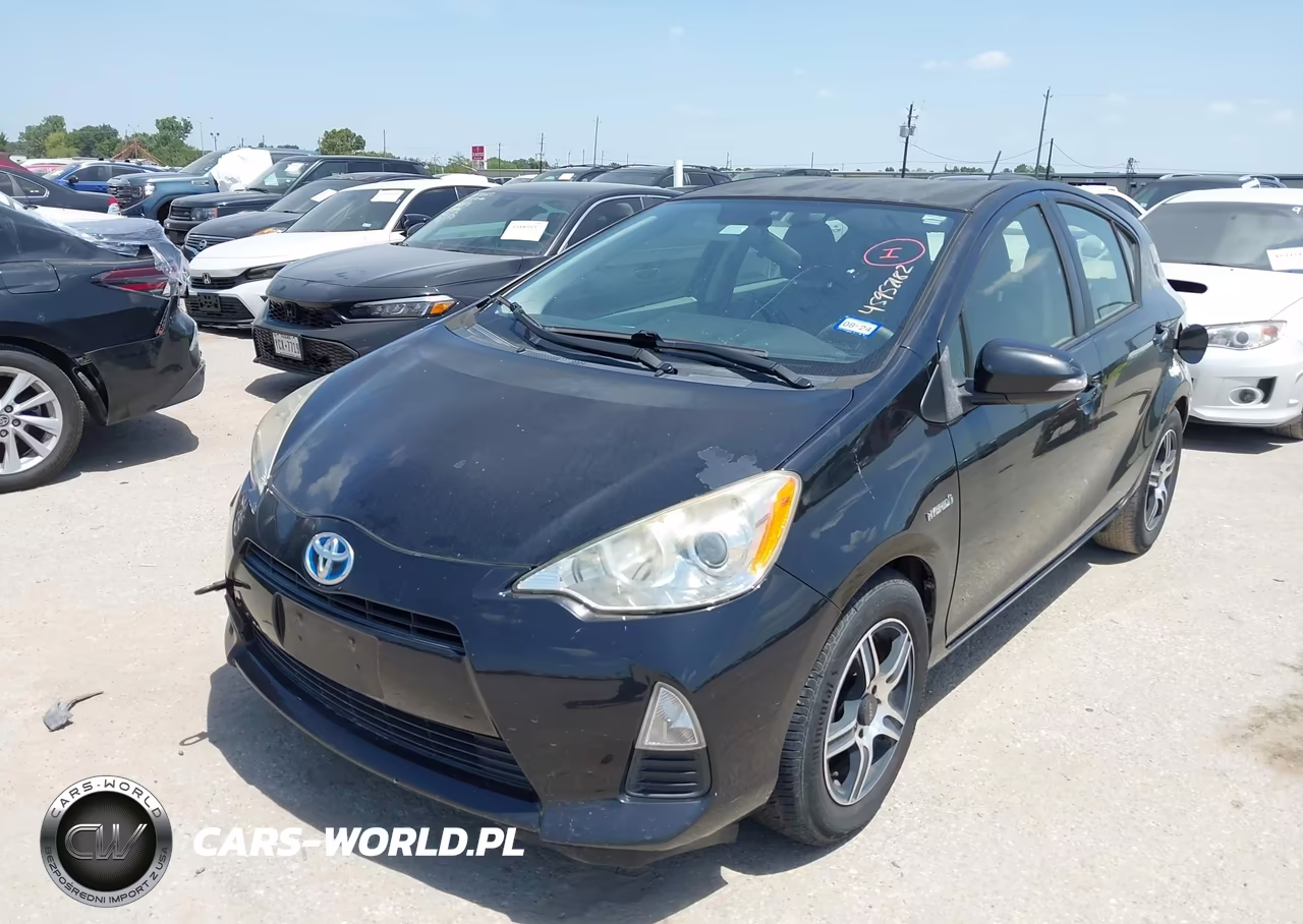 2012 Toyota Prius C Two VIN:JTDKDTB35C1510882 - 6