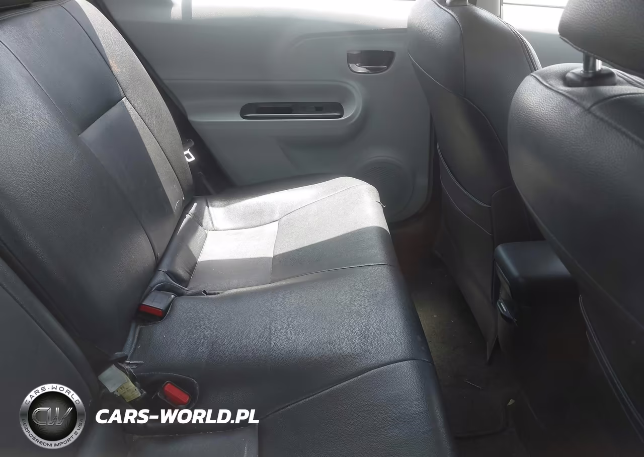 2012 Toyota Prius C Two VIN:JTDKDTB35C1510882 - 8