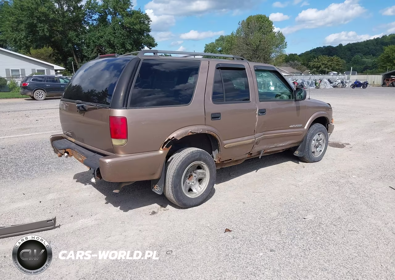 2004 Chevrolet Blazer Ls VIN:1GNDT13X44K158799 - 4