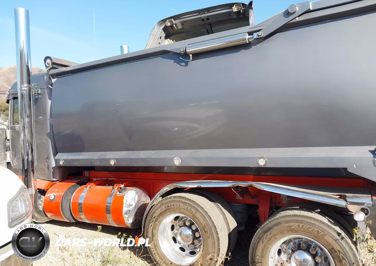 2019 Peterbilt 389 VIN:1NPXL49X6KD611717 - 18