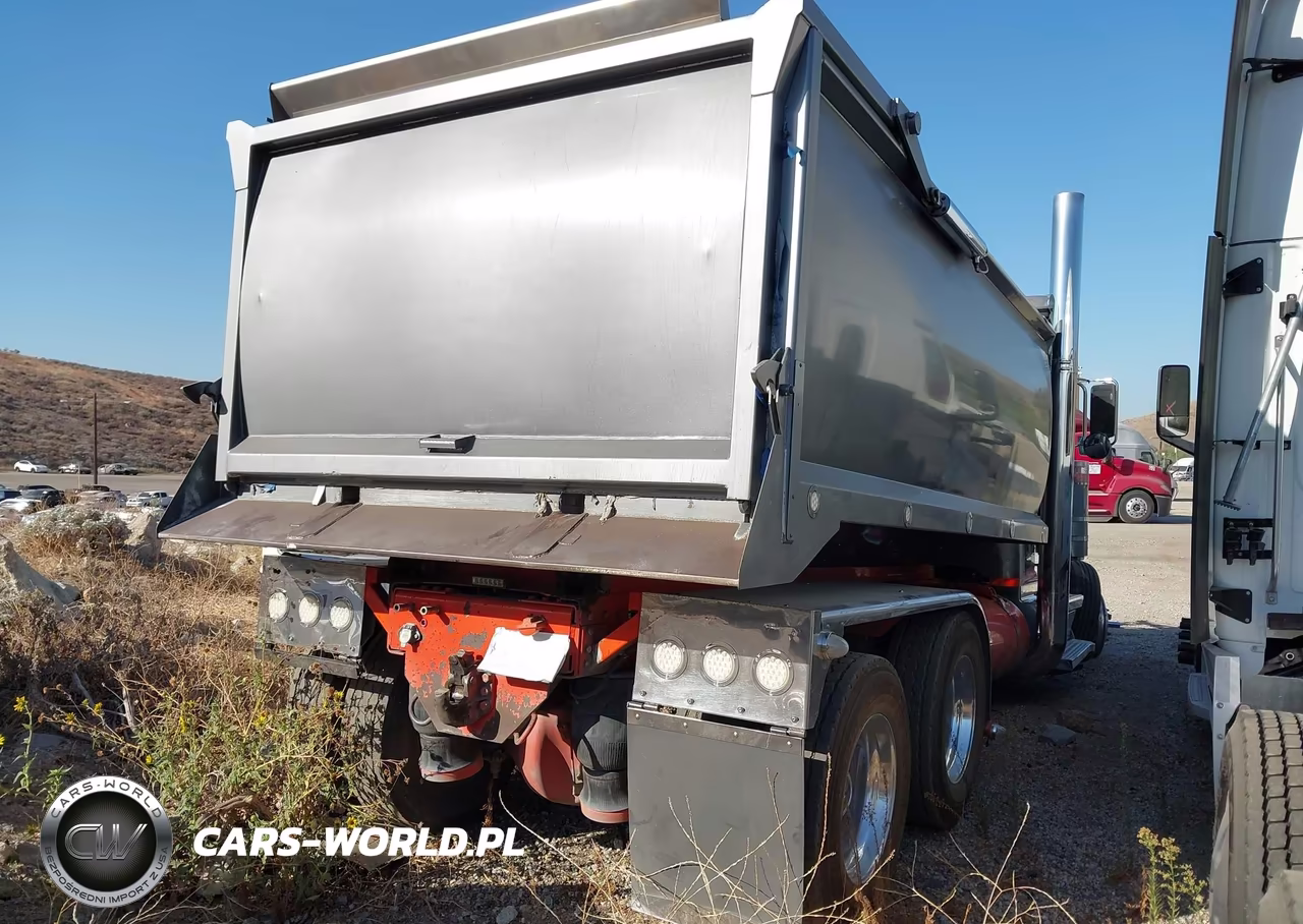 2019 Peterbilt 389 VIN:1NPXL49X6KD611717 - 4