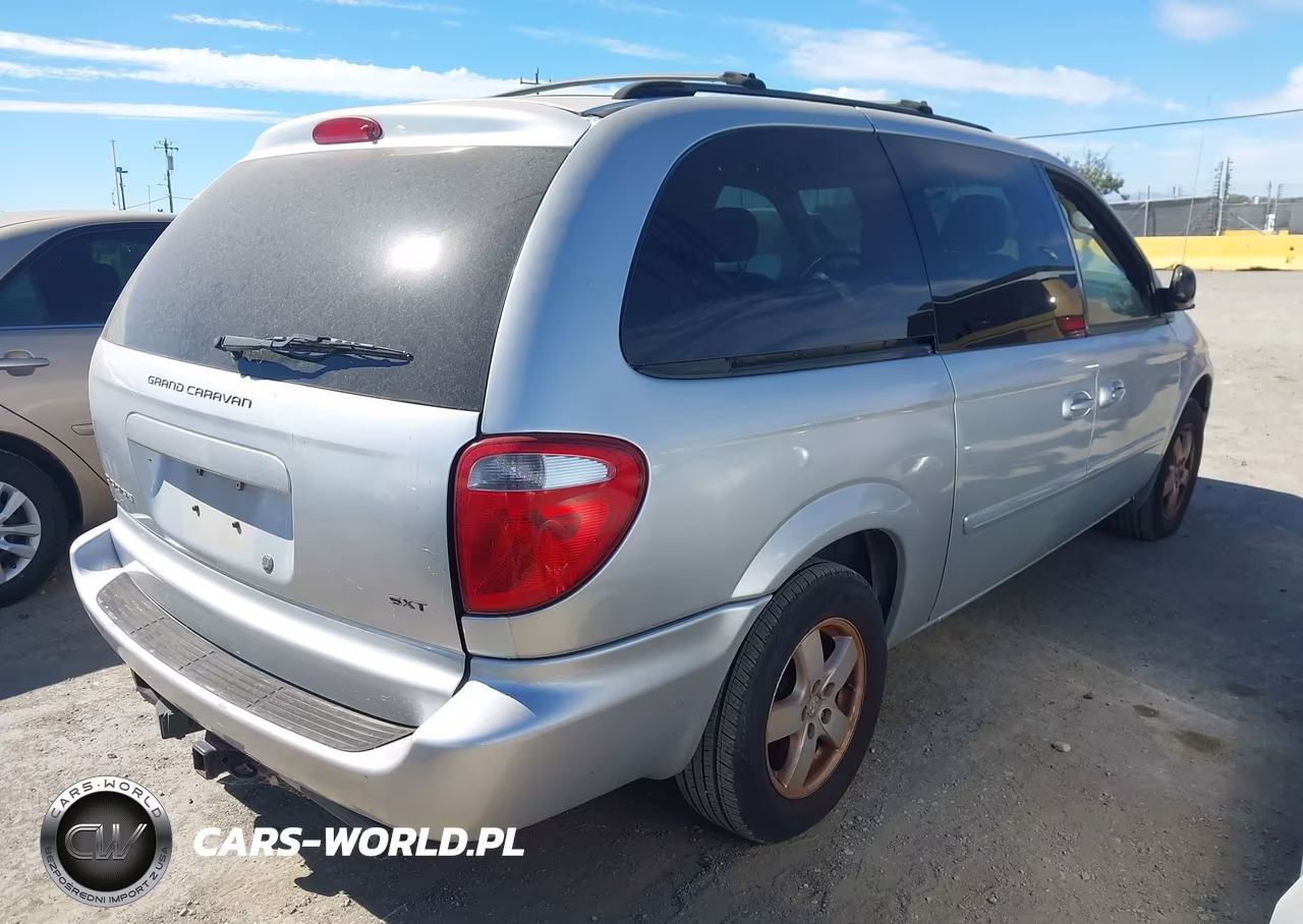 2007 Dodge Grand Caravan Sxt VIN:2D4GP44L27R257587 - 4