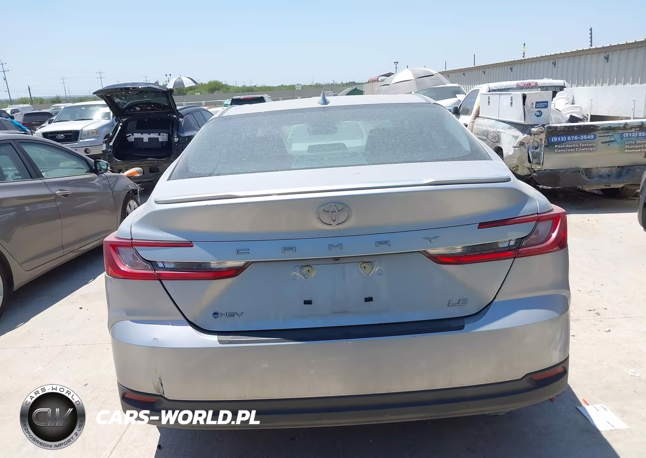 2026 Toyota Camry Le VIN:4T1DAACK4TU698137 - 17