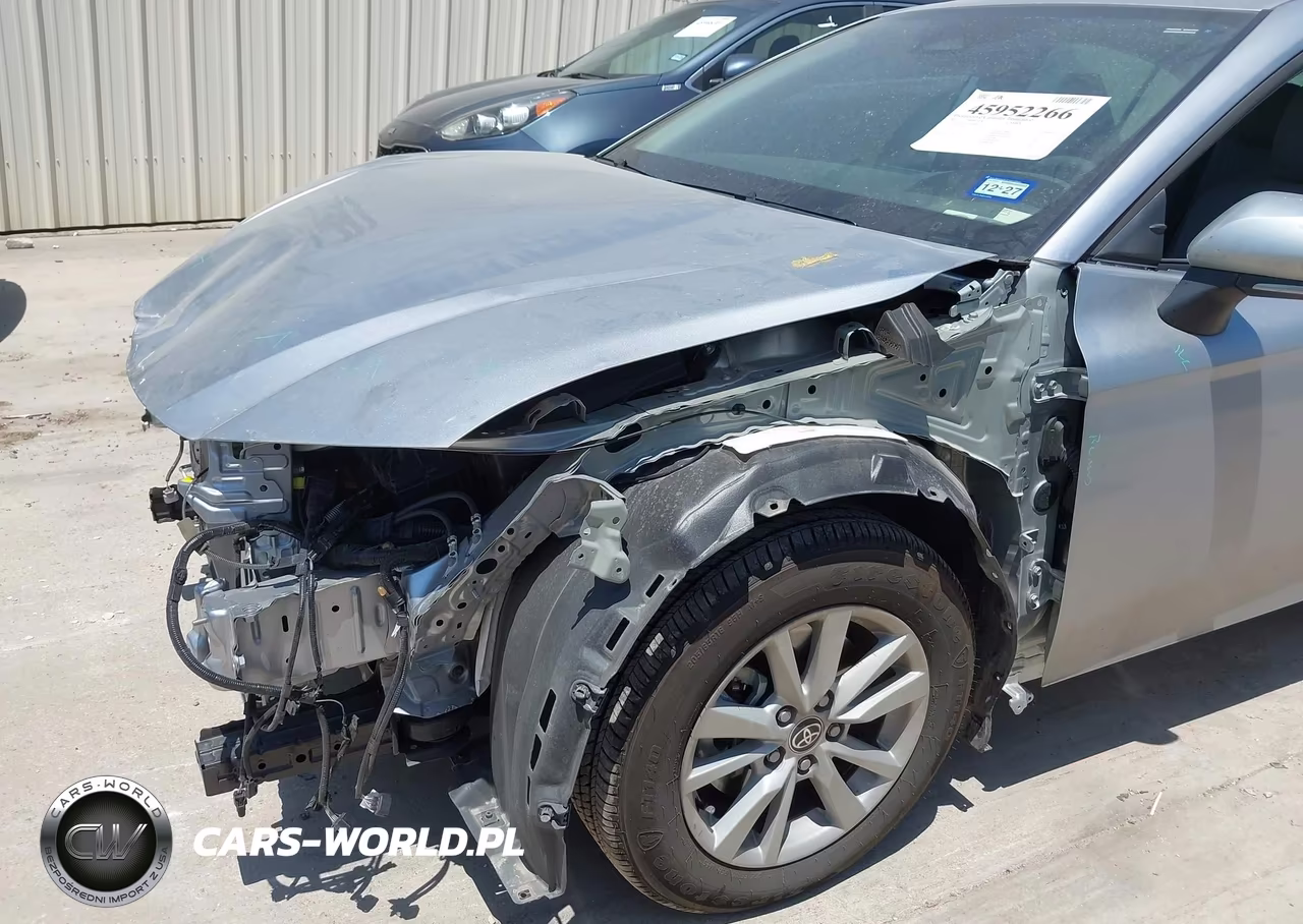 2026 Toyota Camry Le VIN:4T1DAACK4TU698137 - 18