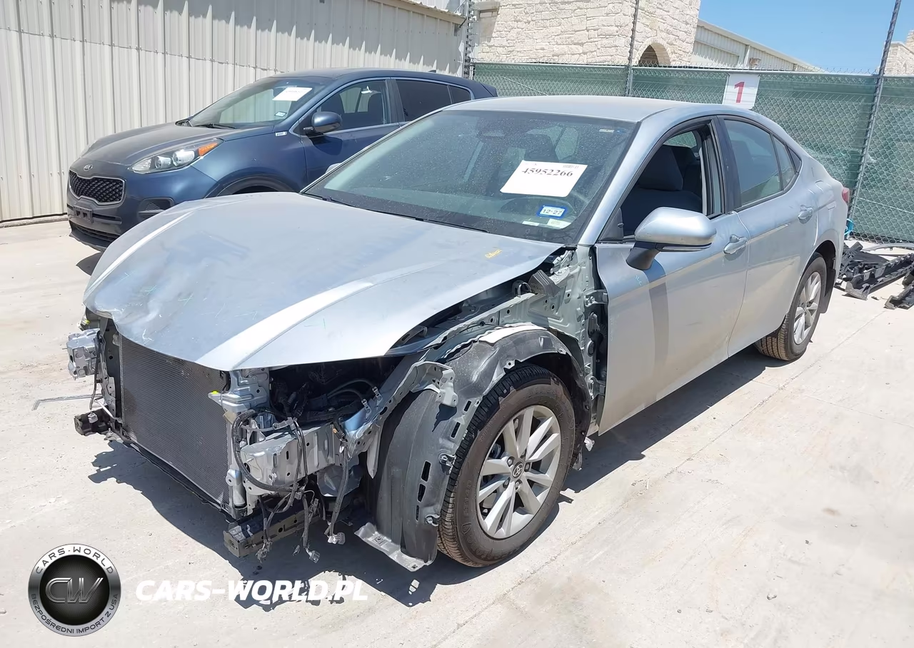 2026 Toyota Camry Le VIN:4T1DAACK4TU698137 - 2