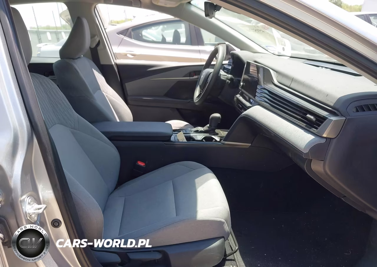 2026 Toyota Camry Le VIN:4T1DAACK4TU698137 - 5