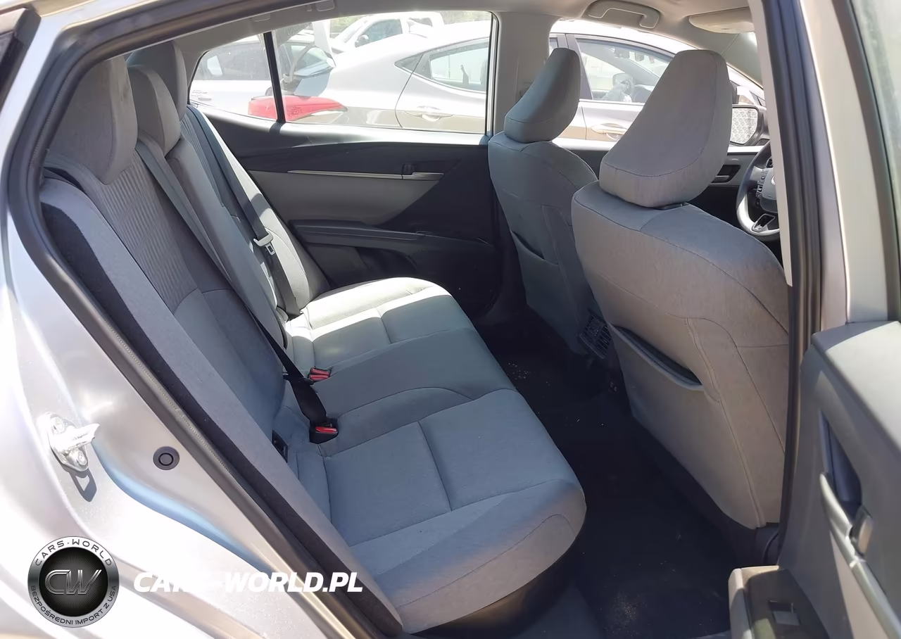 2026 Toyota Camry Le VIN:4T1DAACK4TU698137 - 8