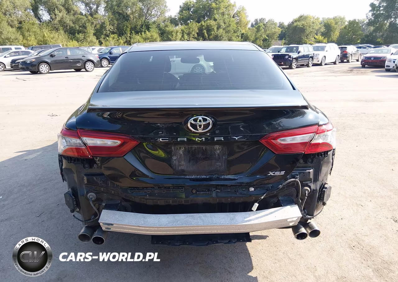 2018 Toyota Camry Xse VIN:4T1B61HK4JU545188 - 17