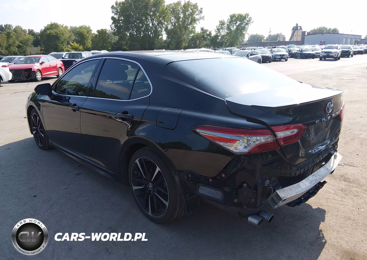 2018 Toyota Camry Xse VIN:4T1B61HK4JU545188 - 3