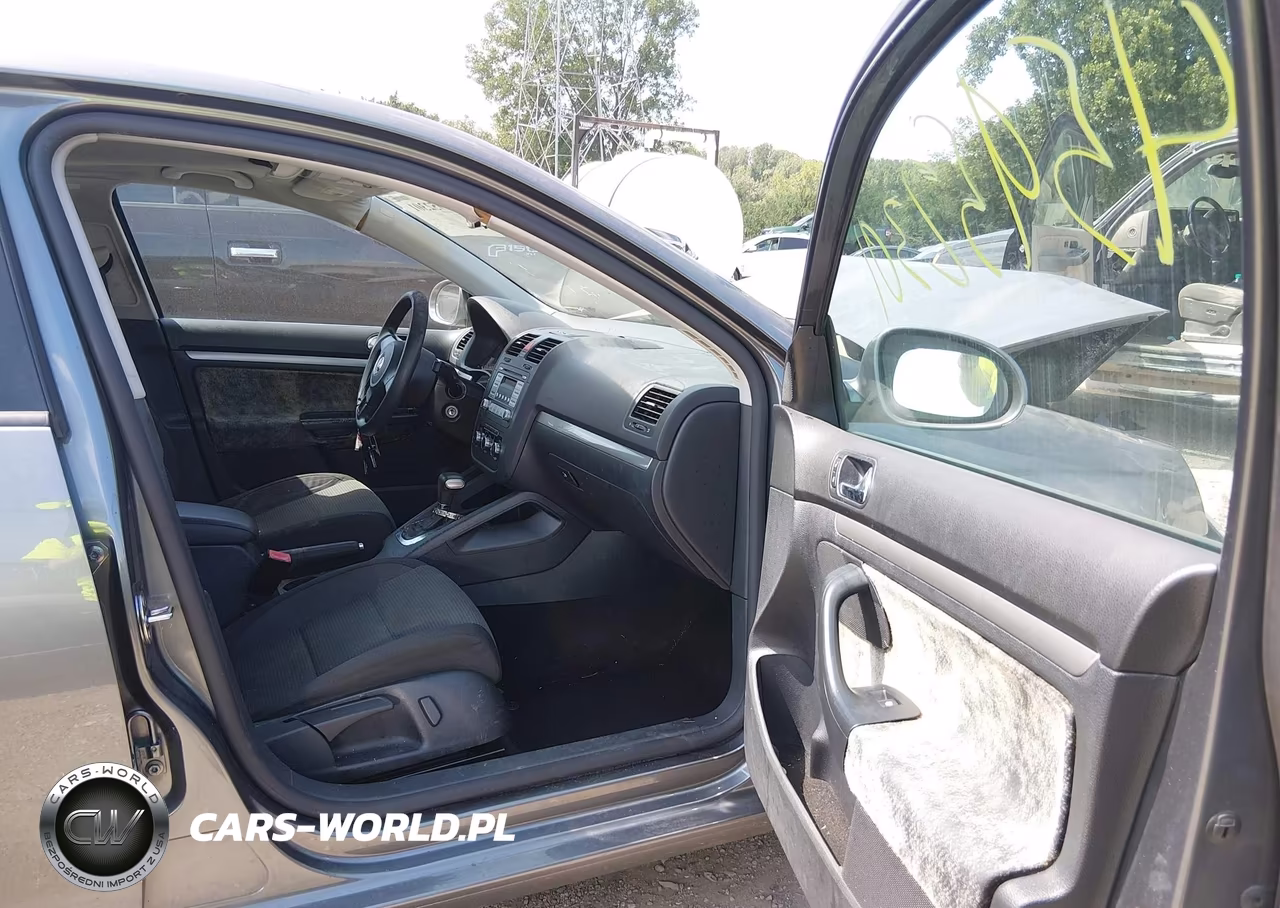 2010 Volkswagen Jetta S VIN:3VWJX7AJ8AM003627 - 5