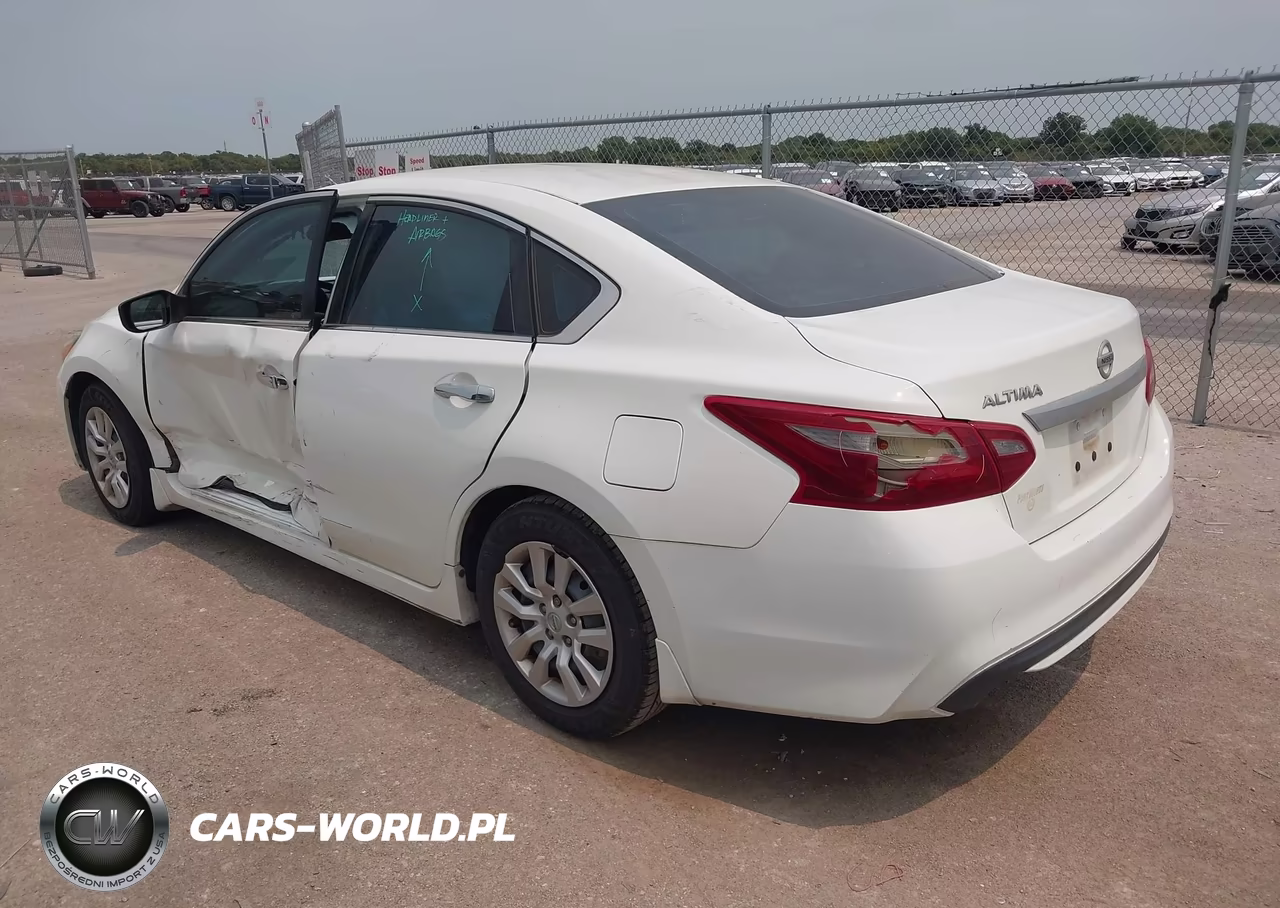 2018 Nissan Altima 2.5 S VIN:1N4AL3AP2JC475180 - 3