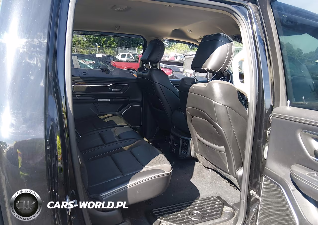 2019 Ram 1500 Laramie 4X4 6'4 Box VIN:1C6SRFRT5KN525289 - 8