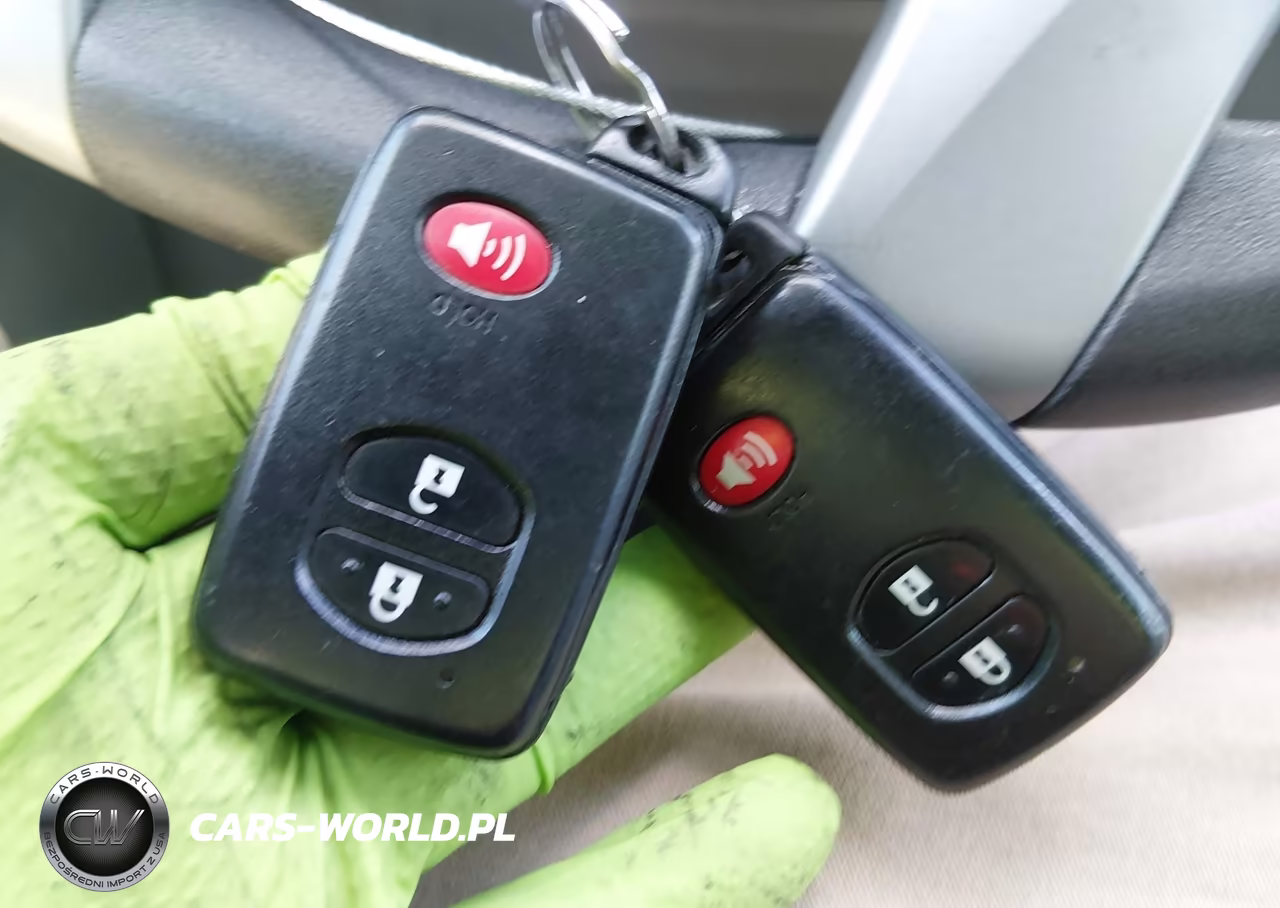 2014 Toyota Prius V Two VIN:JTDZN3EU4EJ015592 - 11