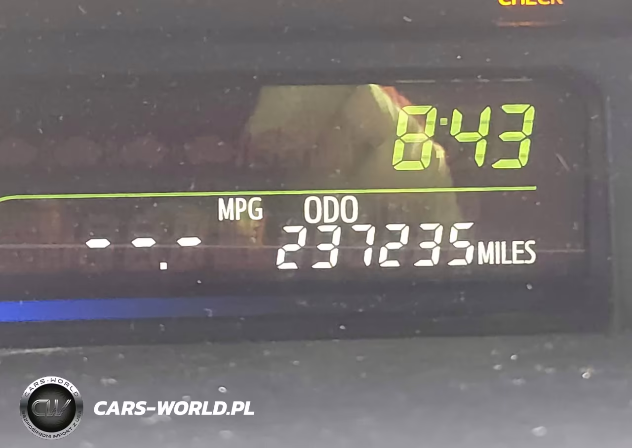 2014 Toyota Prius V Two VIN:JTDZN3EU4EJ015592 - 15