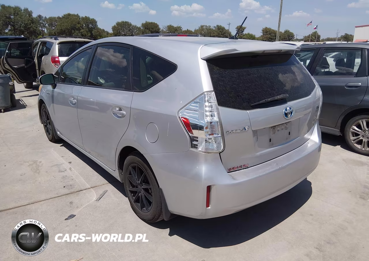 2014 Toyota Prius V Two VIN:JTDZN3EU4EJ015592 - 3