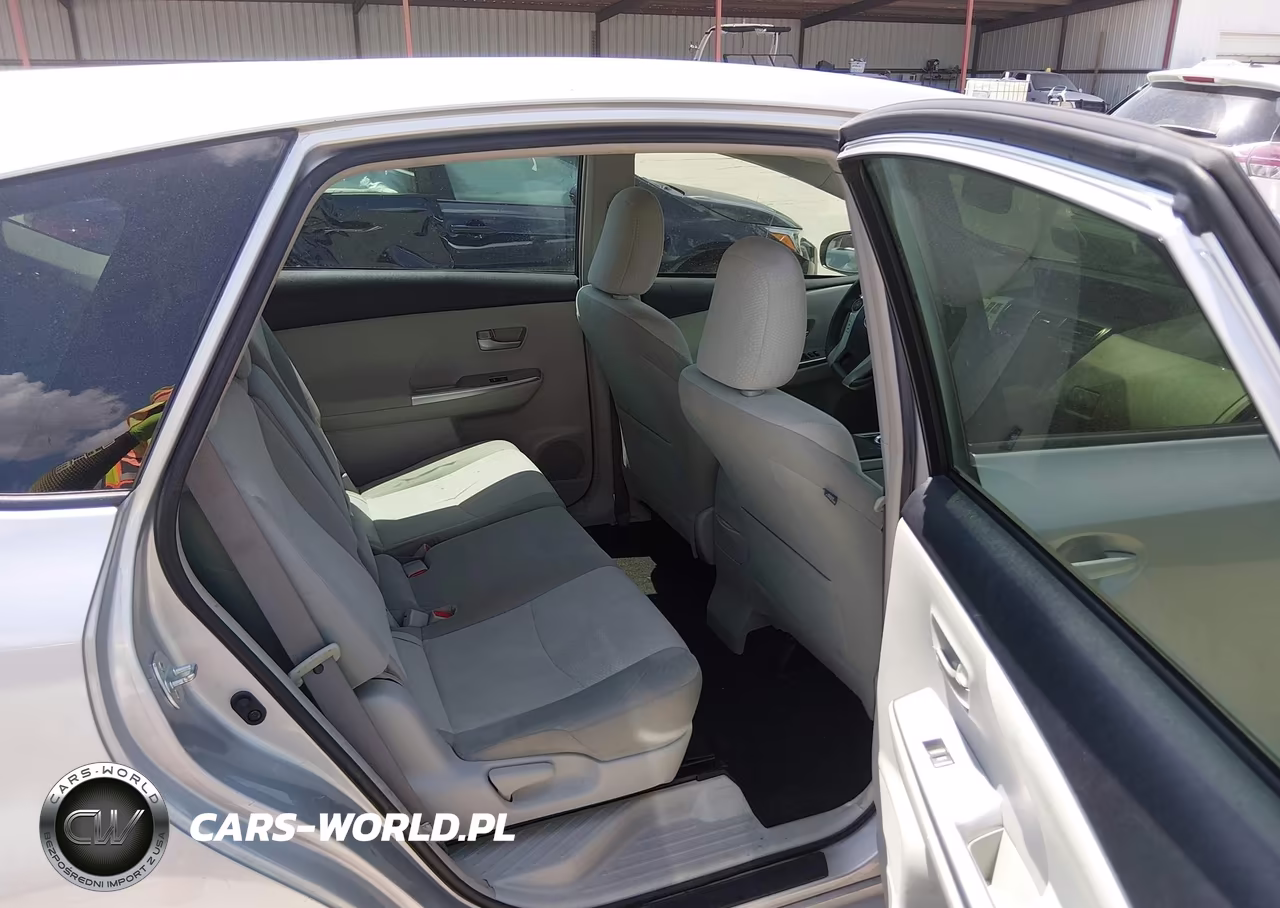 2014 Toyota Prius V Two VIN:JTDZN3EU4EJ015592 - 8