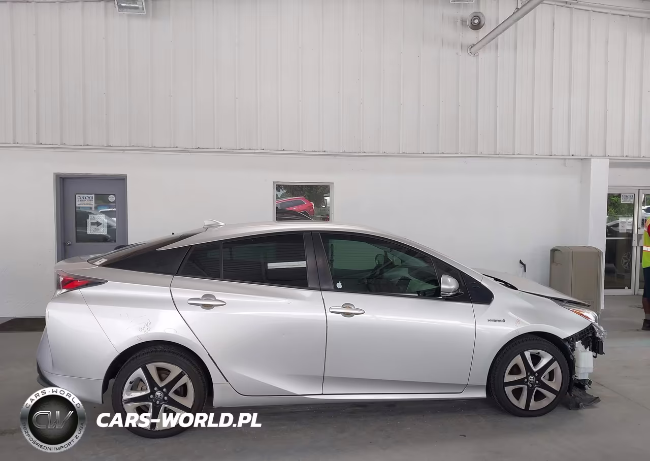 2016 Toyota Prius Three Touring VIN:JTDKARFUXG3509753 - 14