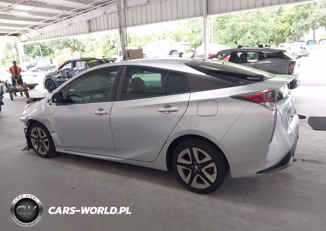 2016 Toyota Prius Three Touring VIN:JTDKARFUXG3509753 - 15