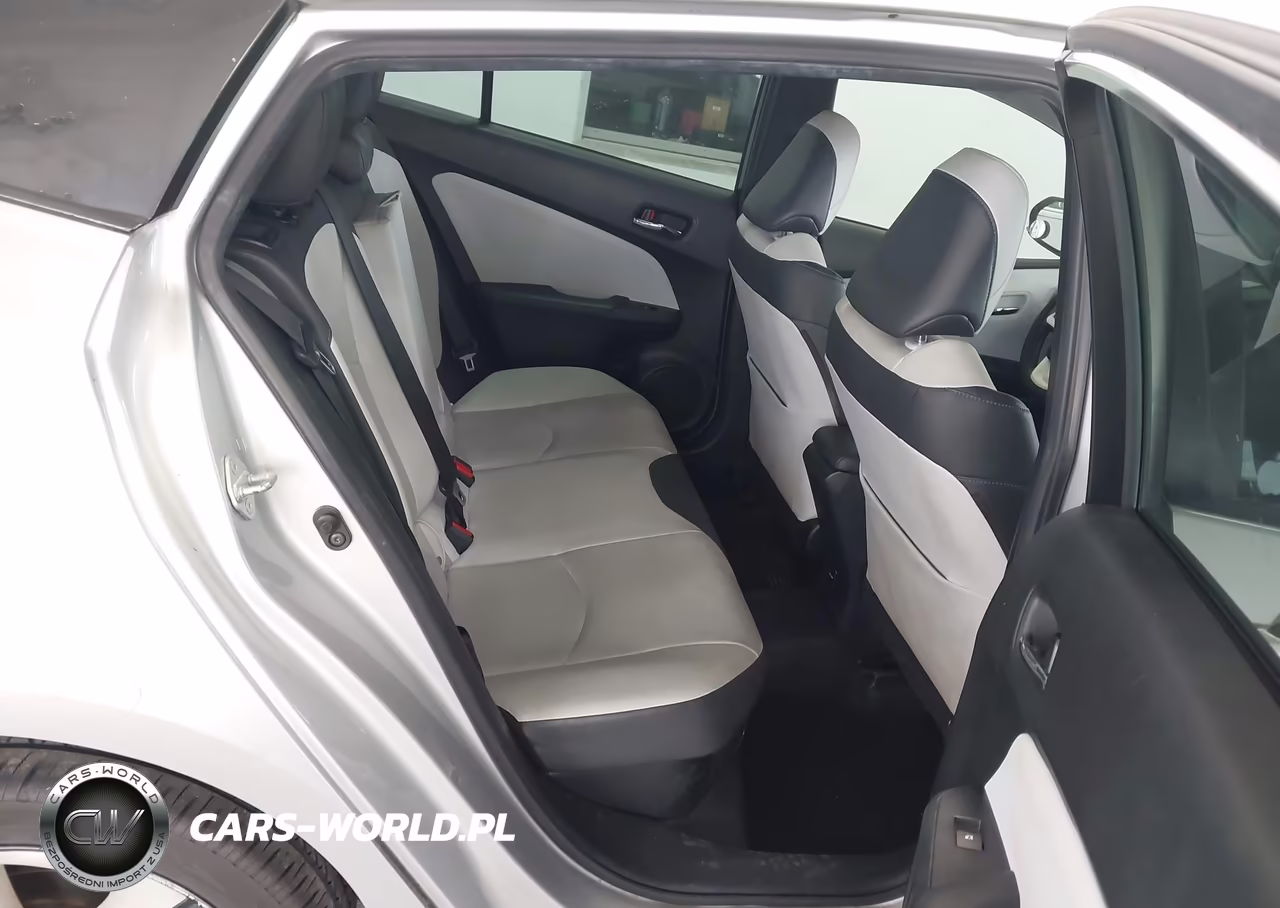 2016 Toyota Prius Three Touring VIN:JTDKARFUXG3509753 - 8