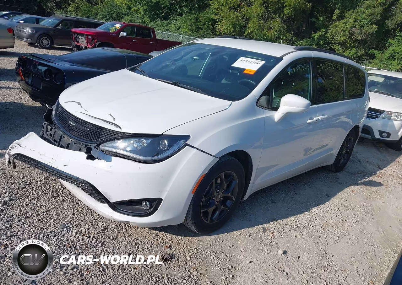2018 Chrysler Pacifica Touring L VIN:2C4RC1BG7JR182849 - 2