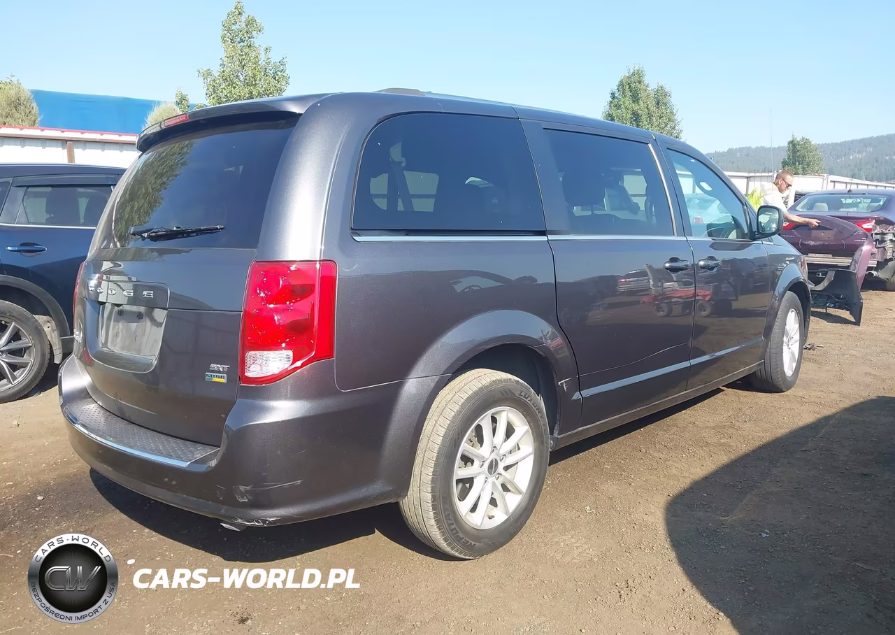 2019 Dodge Grand Caravan Sxt VIN:2C4RDGCG9KR807817 - 4