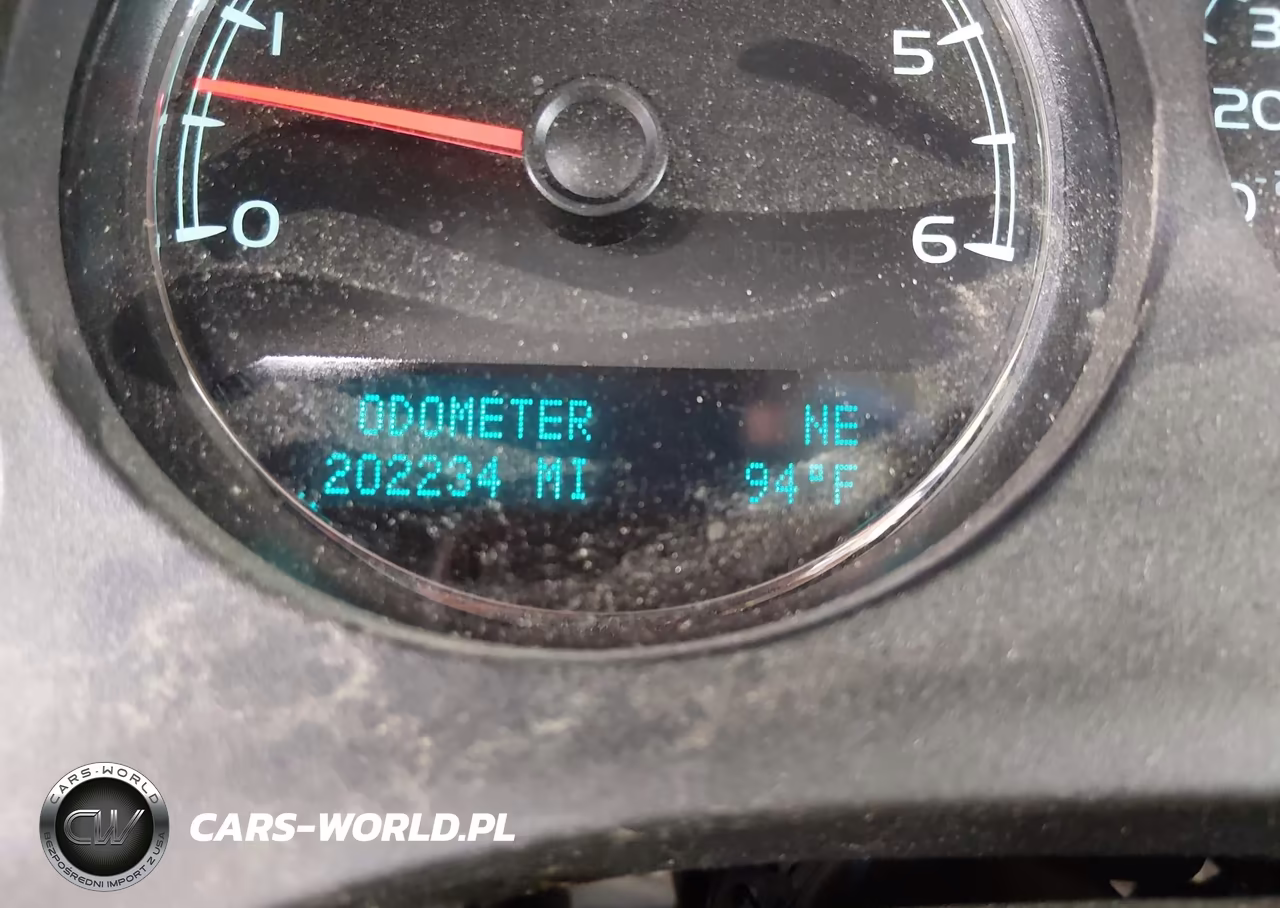 2011 Chevrolet Tahoe Lt VIN:1GNSKBE00BR153118 - 16