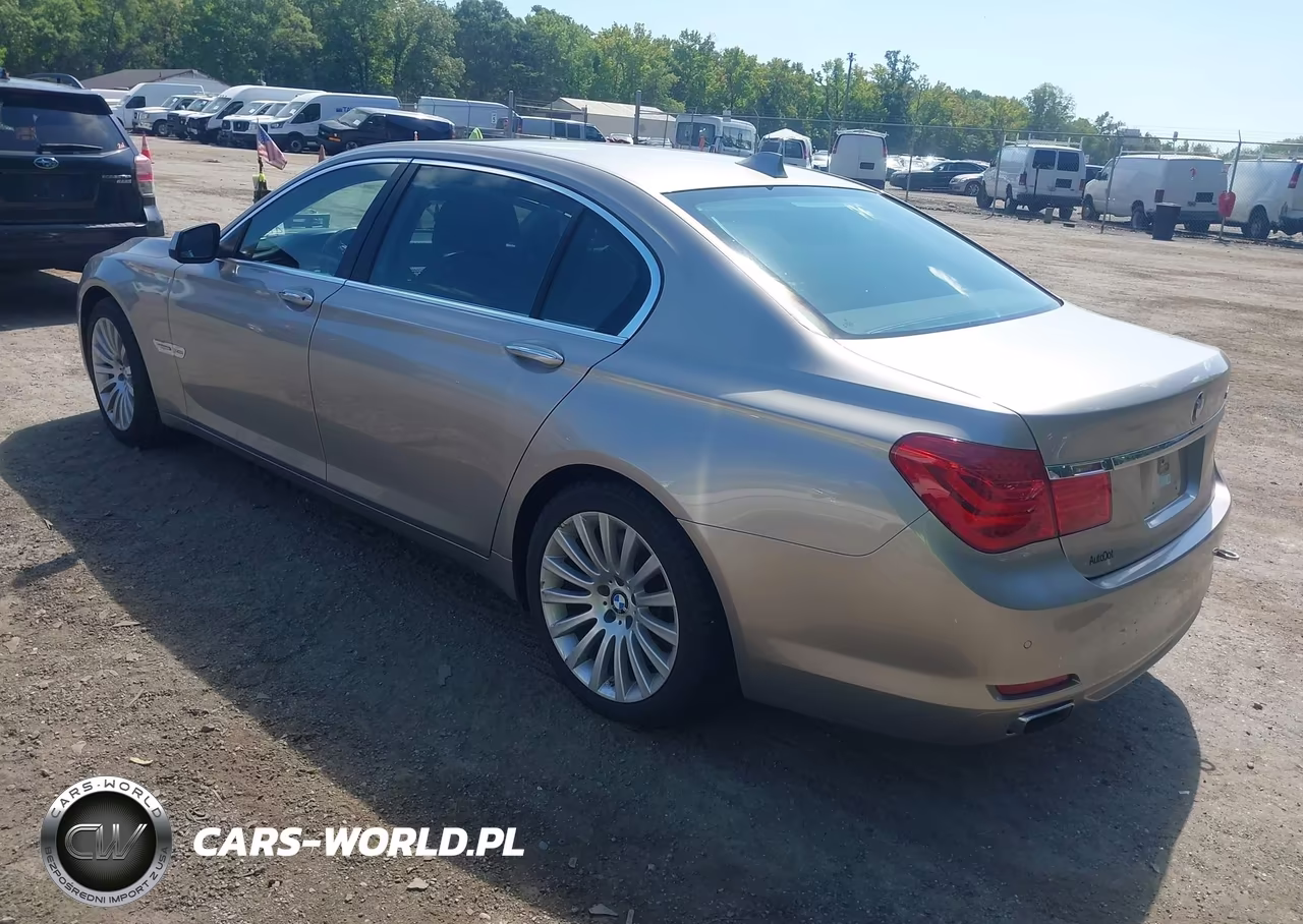 2012 BMW 750Li xDrive VIN:WBAKC8C5XCC435999 - 3
