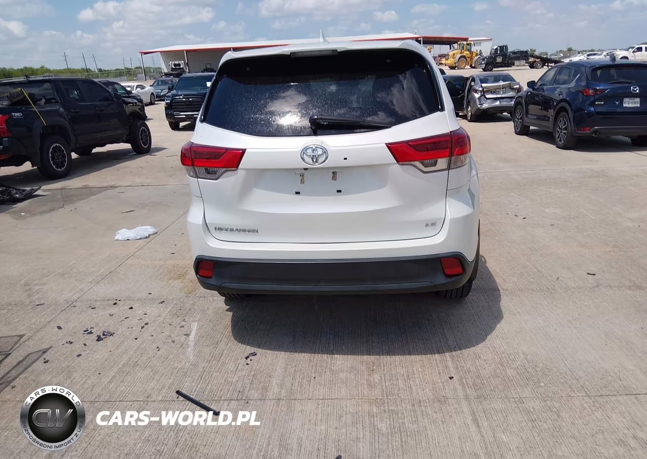 2019 Toyota Highlander Le VIN:5TDZZRFHXKS310543 - 16