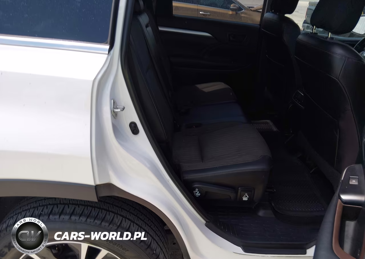 2019 Toyota Highlander Le VIN:5TDZZRFHXKS310543 - 8
