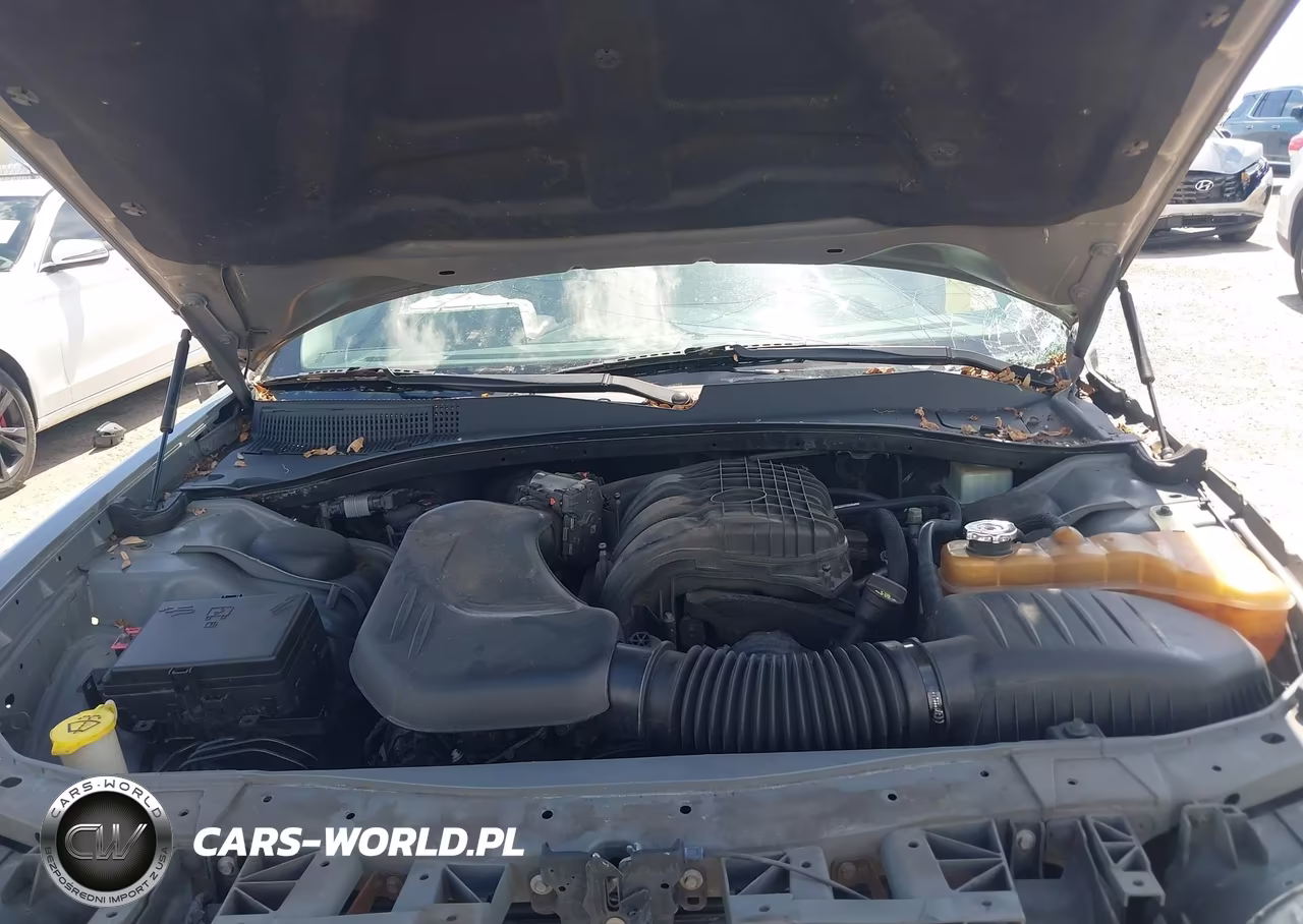 2019 Chrysler 300 Touring VIN:2C3CCAAG0KH612174 - 10
