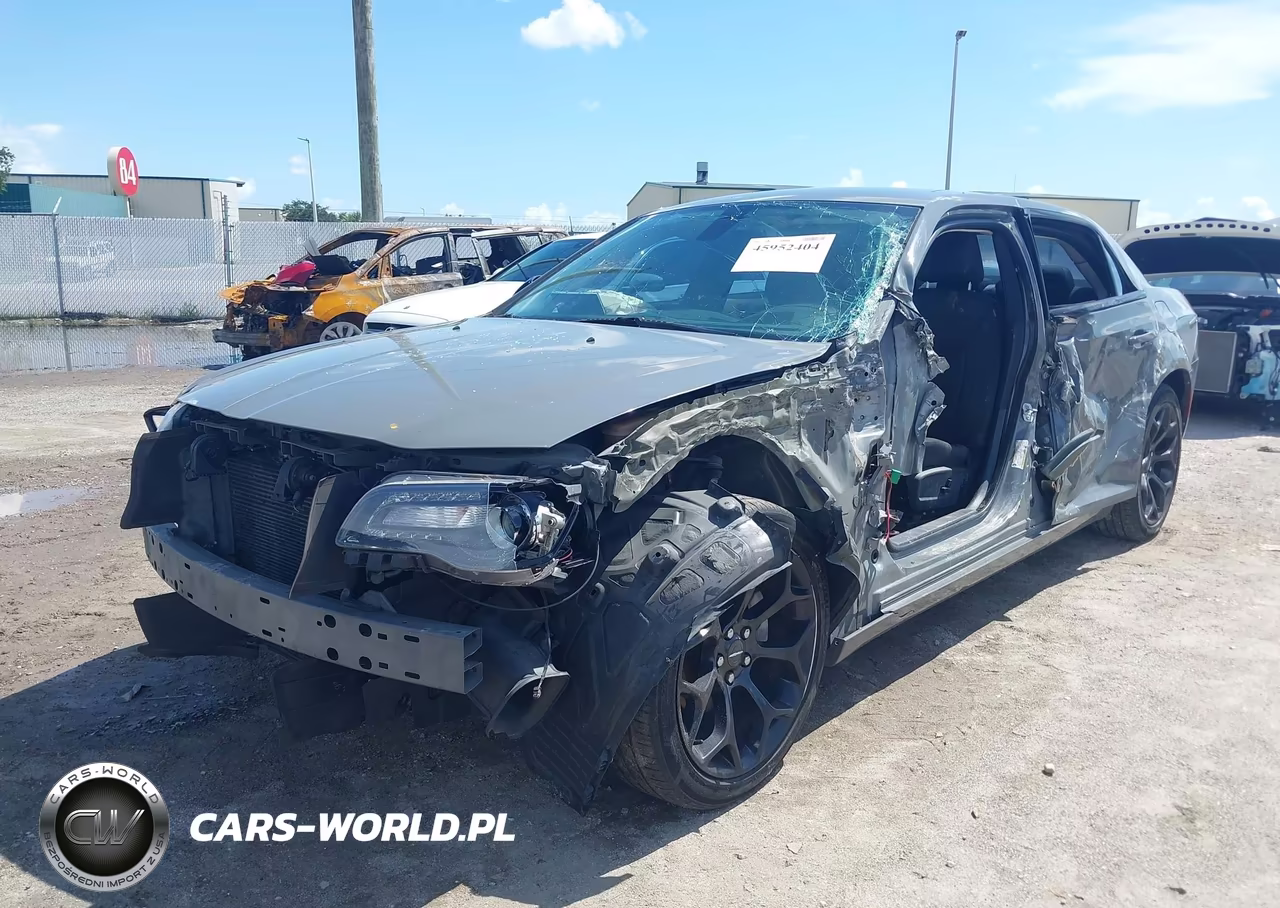 2019 Chrysler 300 Touring VIN:2C3CCAAG0KH612174 - 2