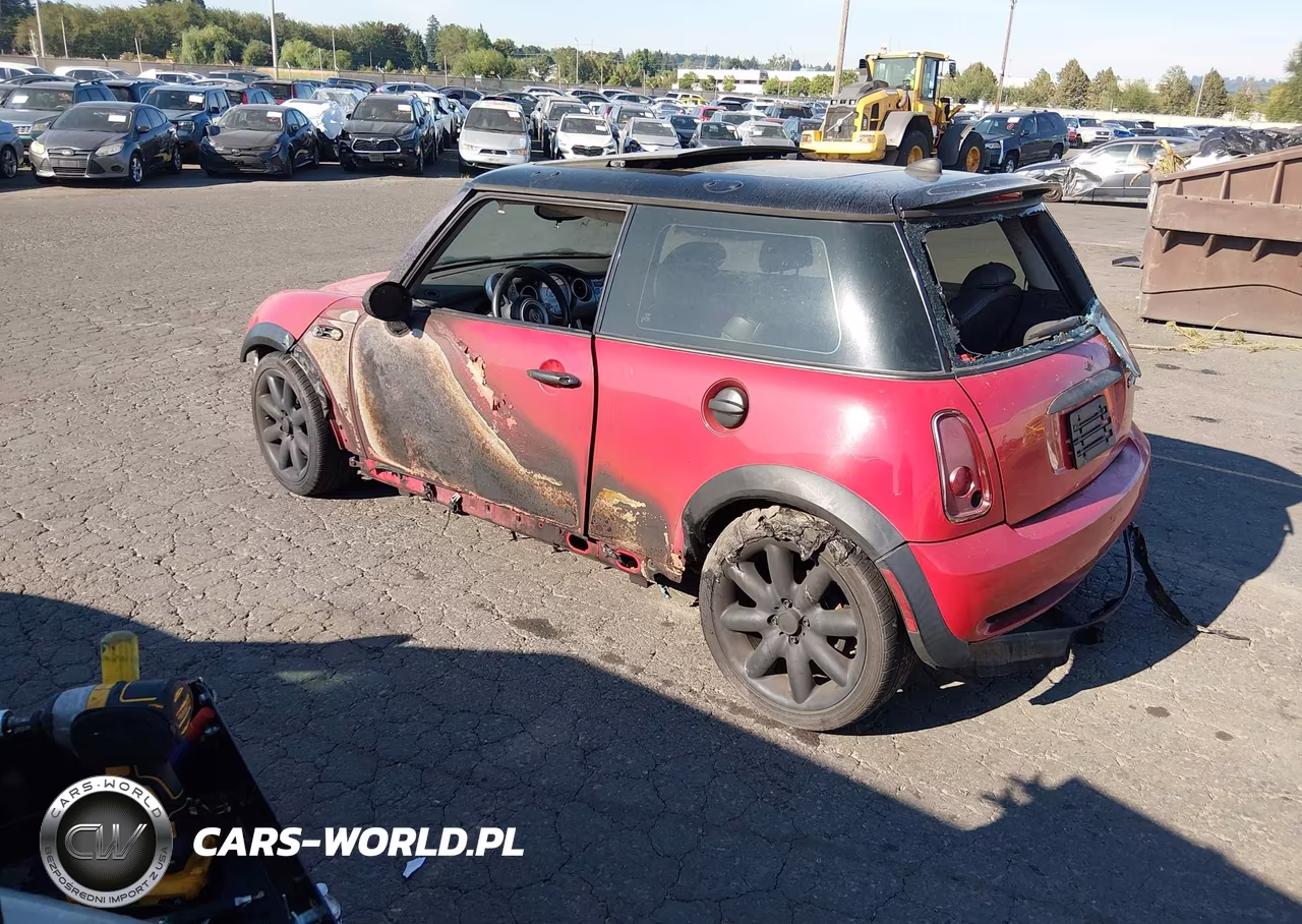 2005 Mini Cooper S VIN:WMWRE33465TD94540 - 3