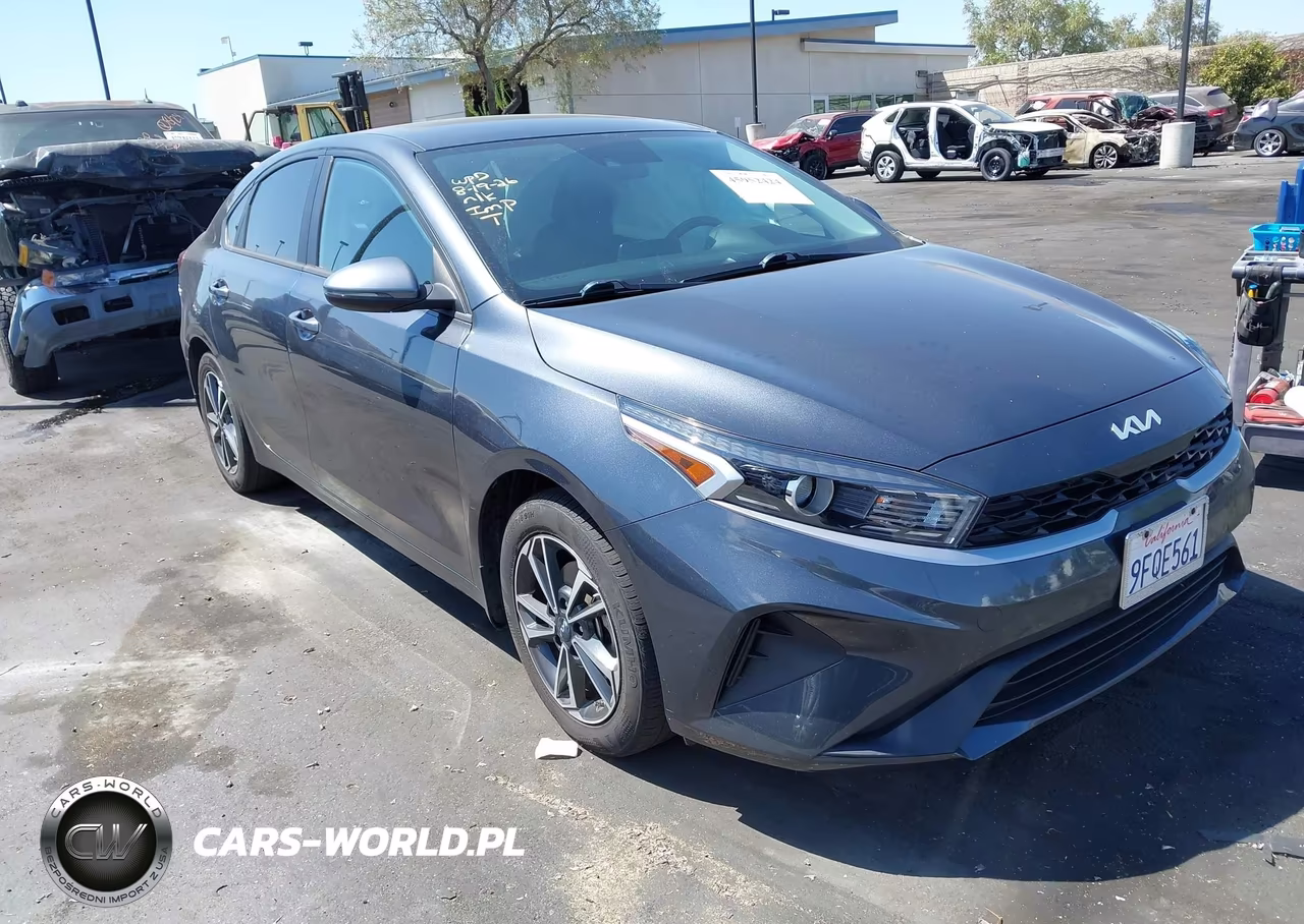 2023 Kia Forte Lxs