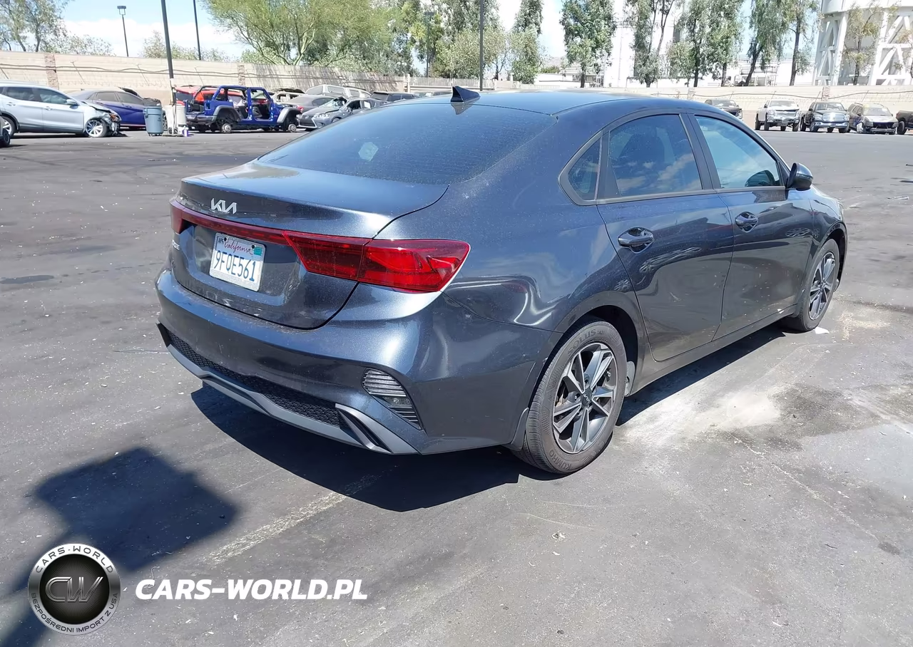 2023 Kia Forte Lxs VIN:3KPF24AD9PE608596 - 4