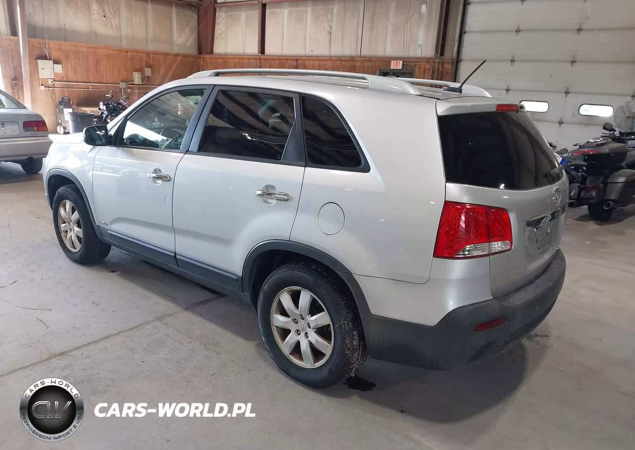 2011 Kia Sorento Lx VIN:5XYKTCA14BG003473 - 3