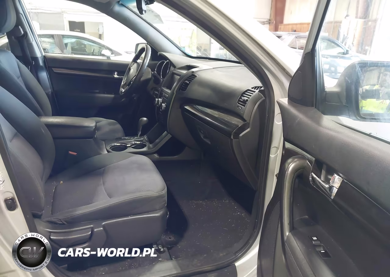 2011 Kia Sorento Lx VIN:5XYKTCA14BG003473 - 5