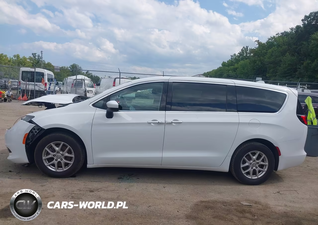 2019 Chrysler Pacifica Touring VIN:2C4RC1DG9KR702046 - 14