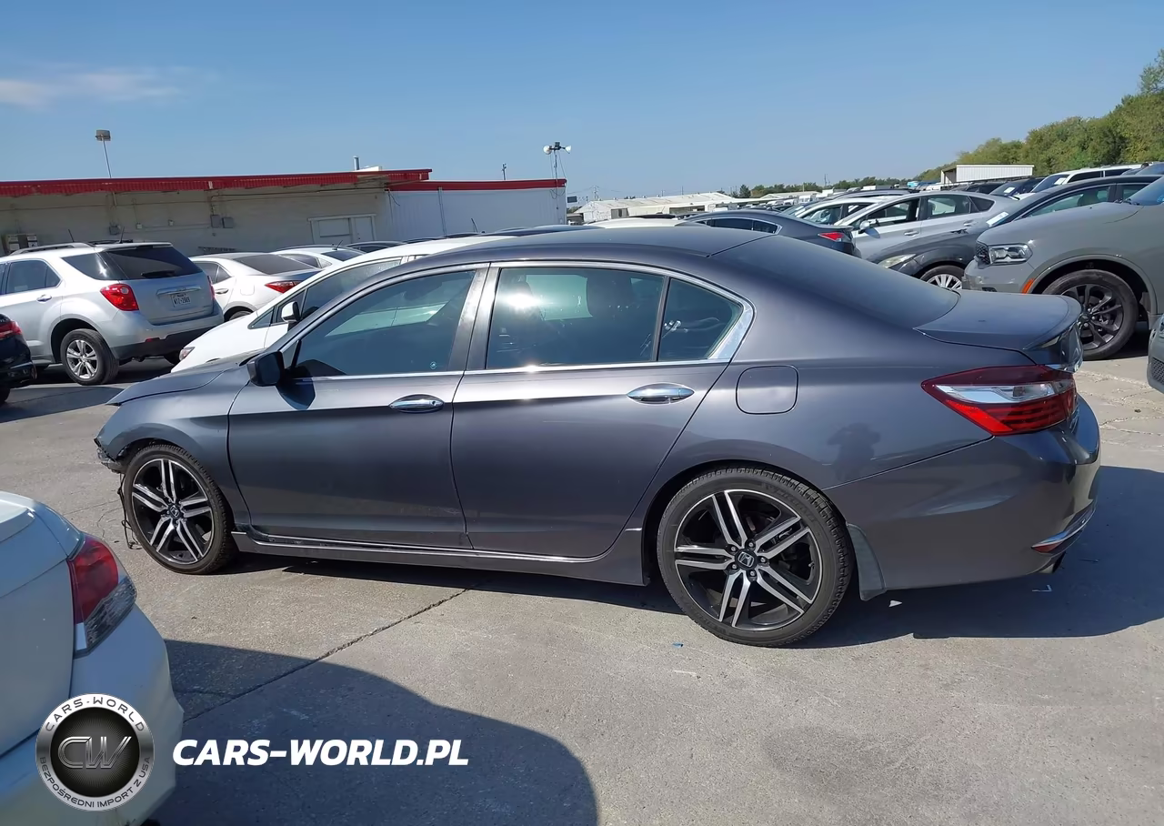 2017 Honda Accord Sport VIN:1HGCR2F5XHA233313 - 14