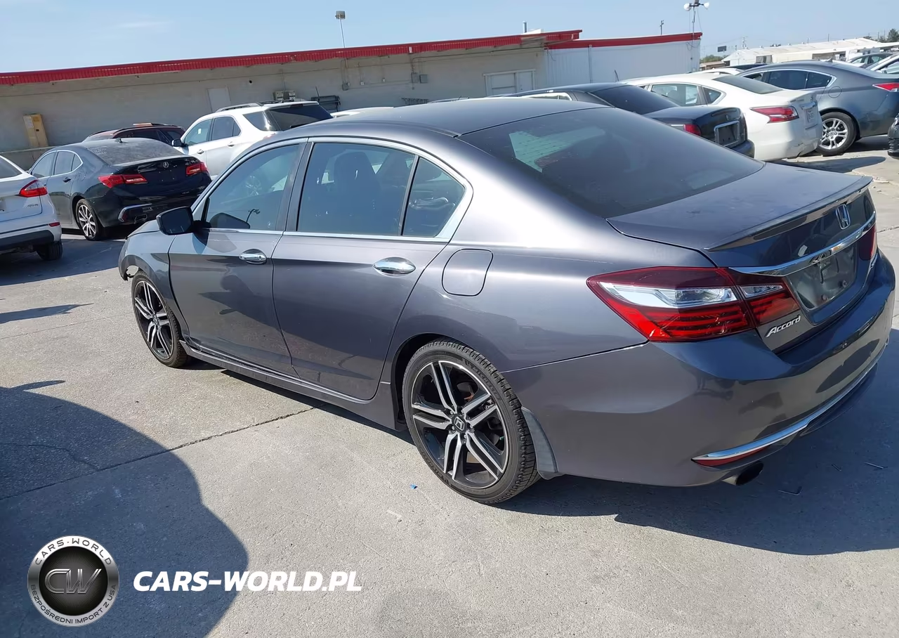 2017 Honda Accord Sport VIN:1HGCR2F5XHA233313 - 3