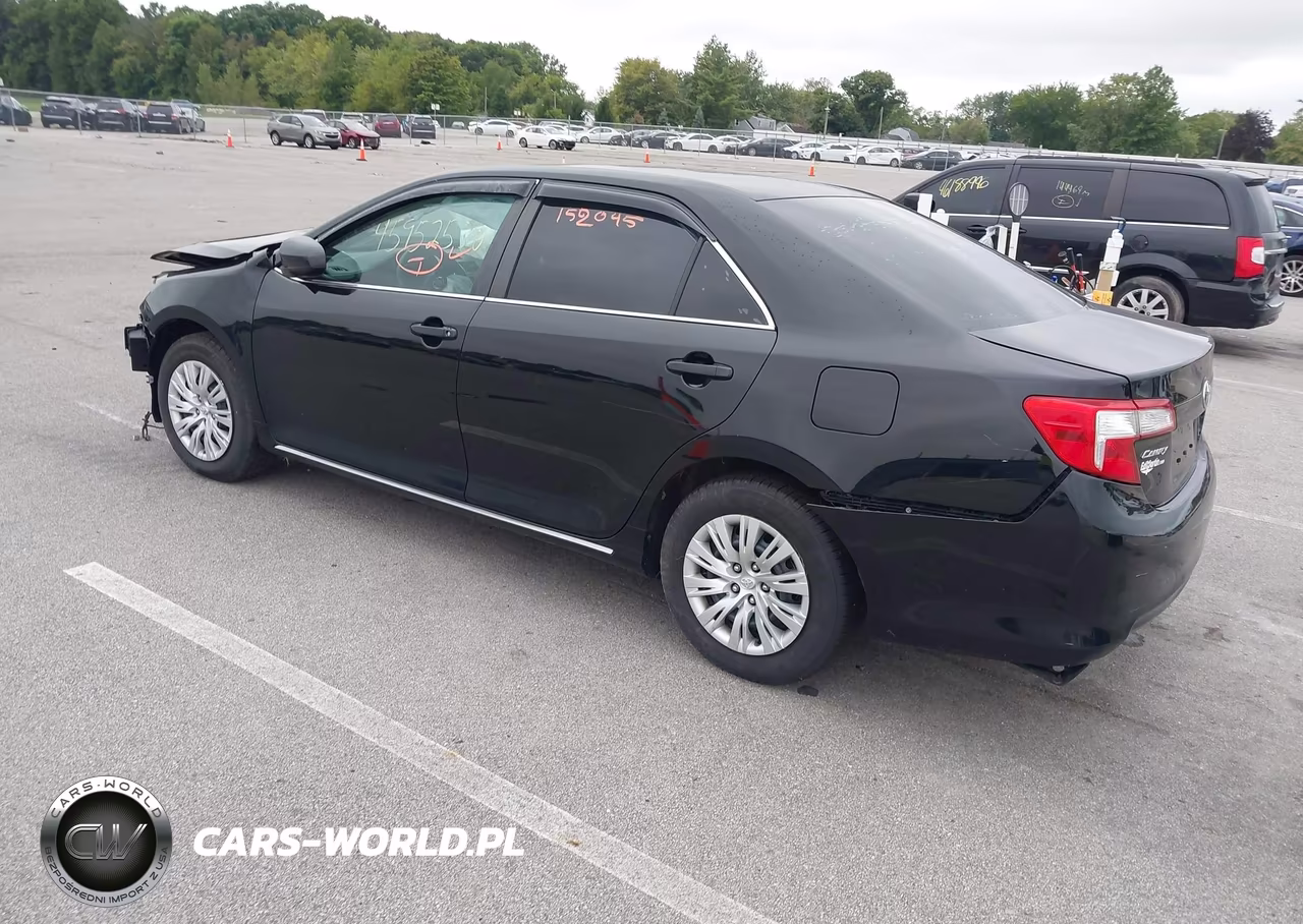 2014 Toyota Camry Le VIN:4T4BF1FK6ER374409 - 3